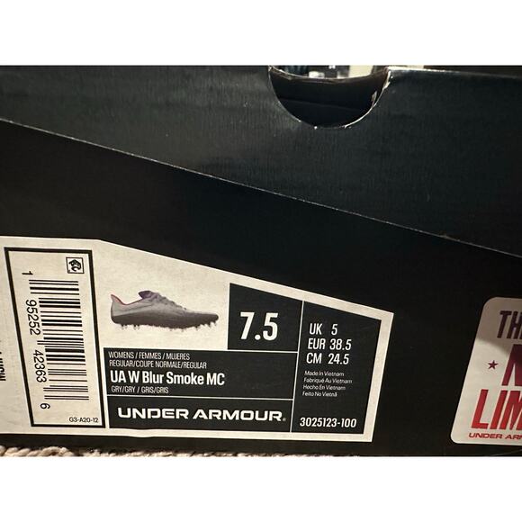 🔥 Under Armour UA W Blur Smoke MC women’s size 7.5 cleats 🔥 - Picture 3 of 4